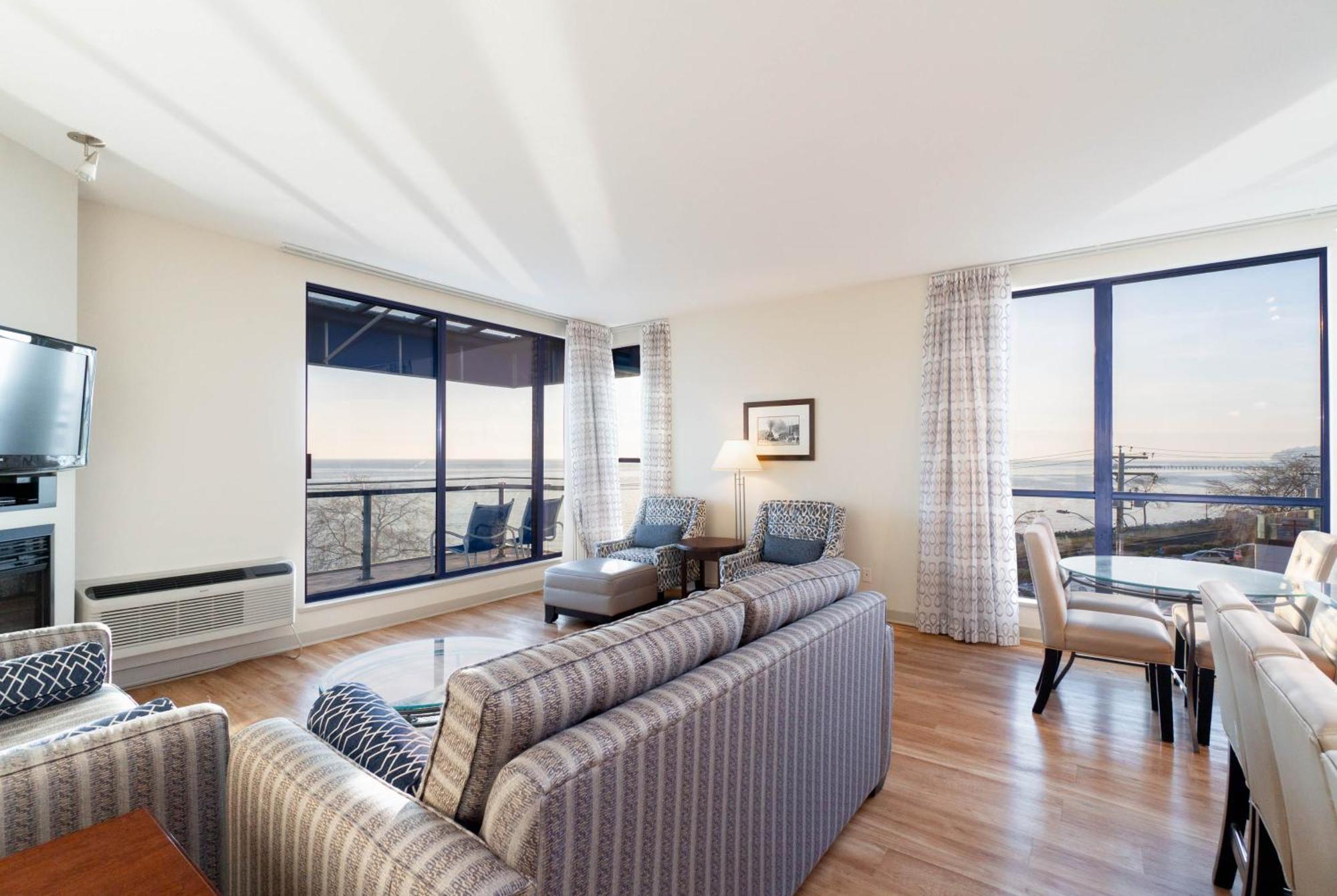 וויט רוק Ocean Promenade Hotel מראה חיצוני תמונה