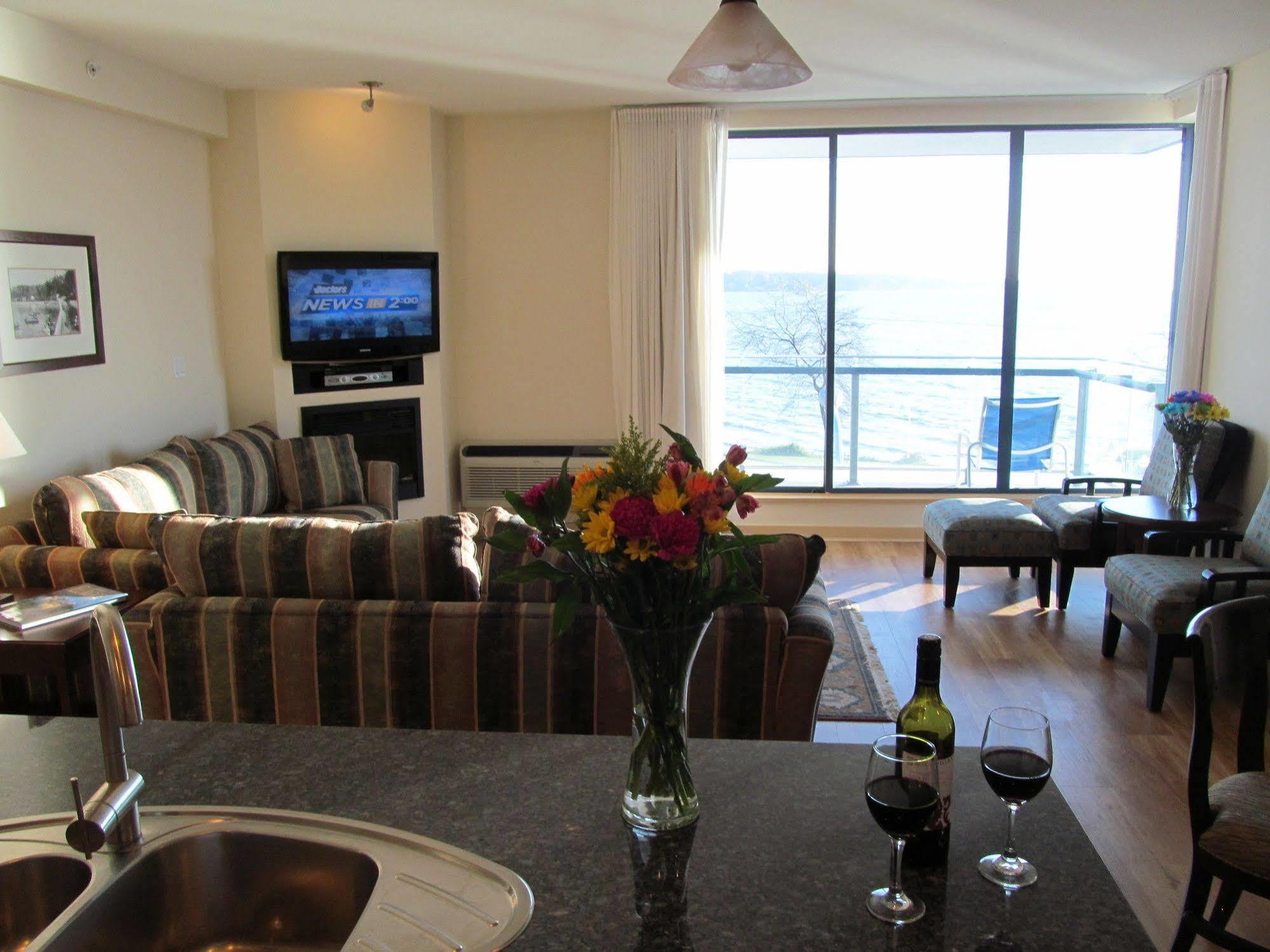 וויט רוק Ocean Promenade Hotel מראה חיצוני תמונה