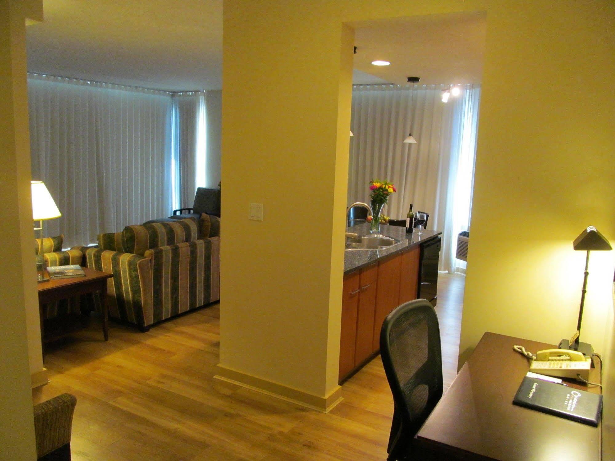 וויט רוק Ocean Promenade Hotel מראה חיצוני תמונה